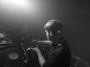 DJ Deep Techno en Madrid | Sesiones hipnóticas de Deep Techno en vinilo