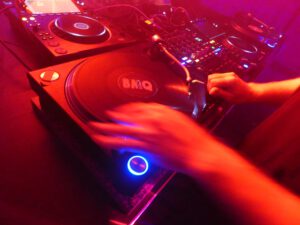 Sellos de deep techno imprescindibles - guía de 404Error